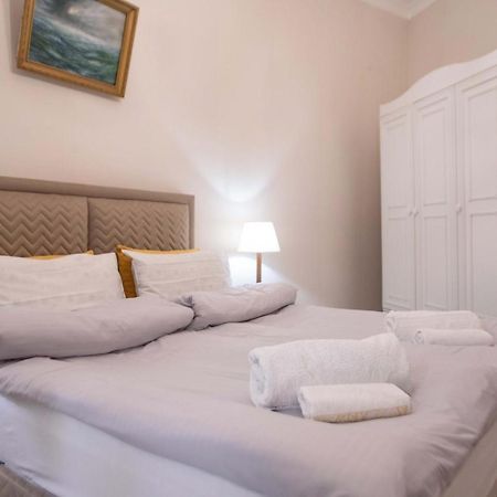 Old Town-Booking Apartment Tbilisi Exteriör bild
