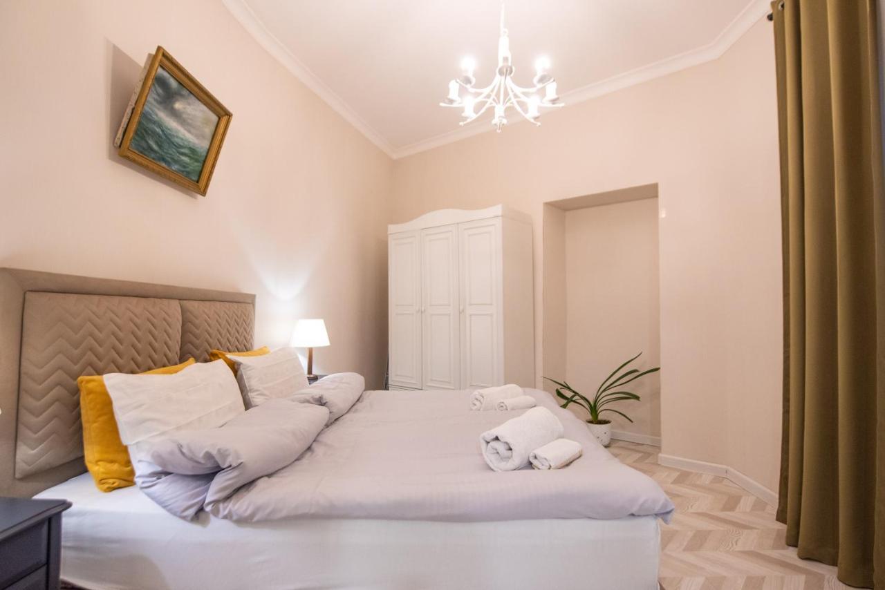 Old Town-Booking Apartment Tbilisi Exteriör bild